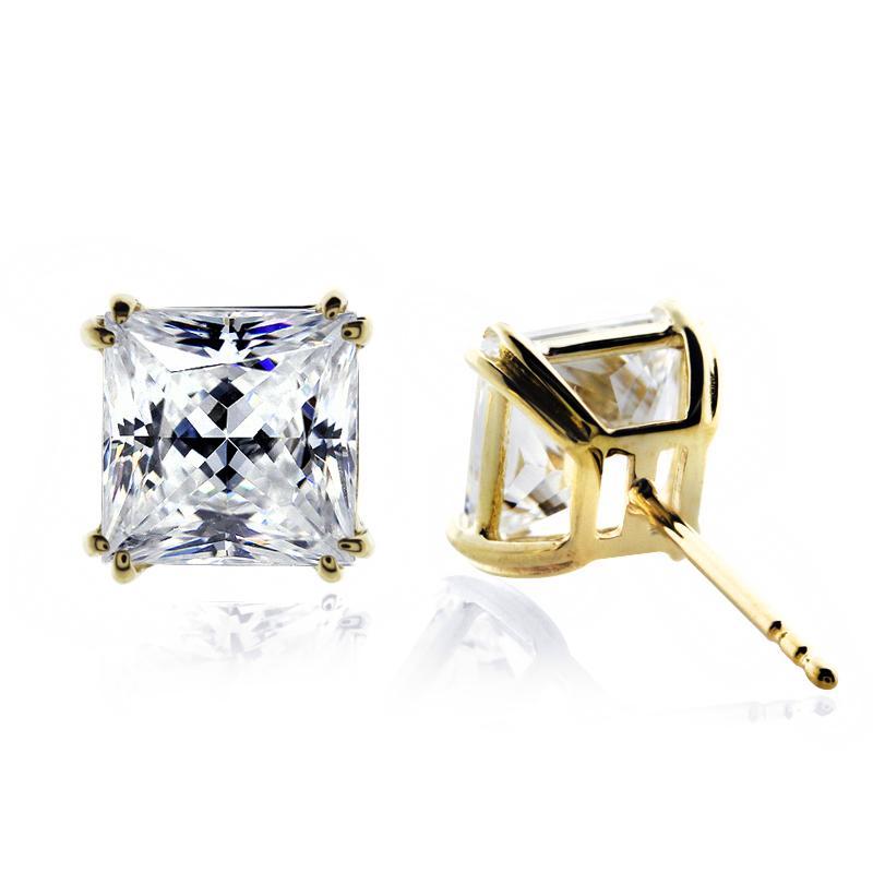 Double Prongs Princess Stud In Yellow Gold