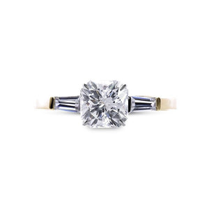 Baguette Flanders Solitaire Yellow Gold