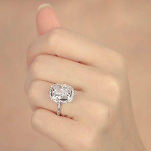Cushion Grand Borderset Ring