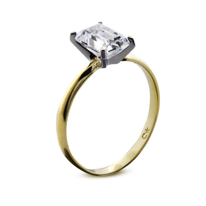 4 Prongs Emerald Cut Solitaire Yellow Gold