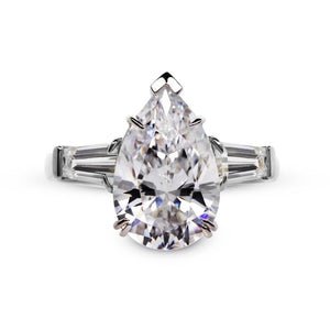 Magnificent Pear Cut in White Gold