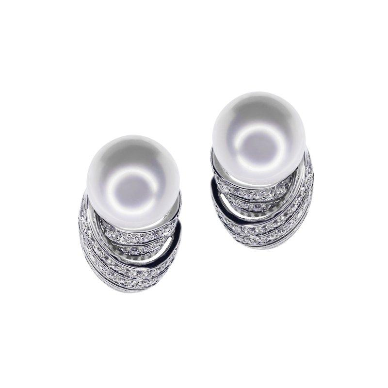 Coco Pearl Earring