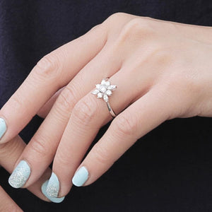 Camelia Ring