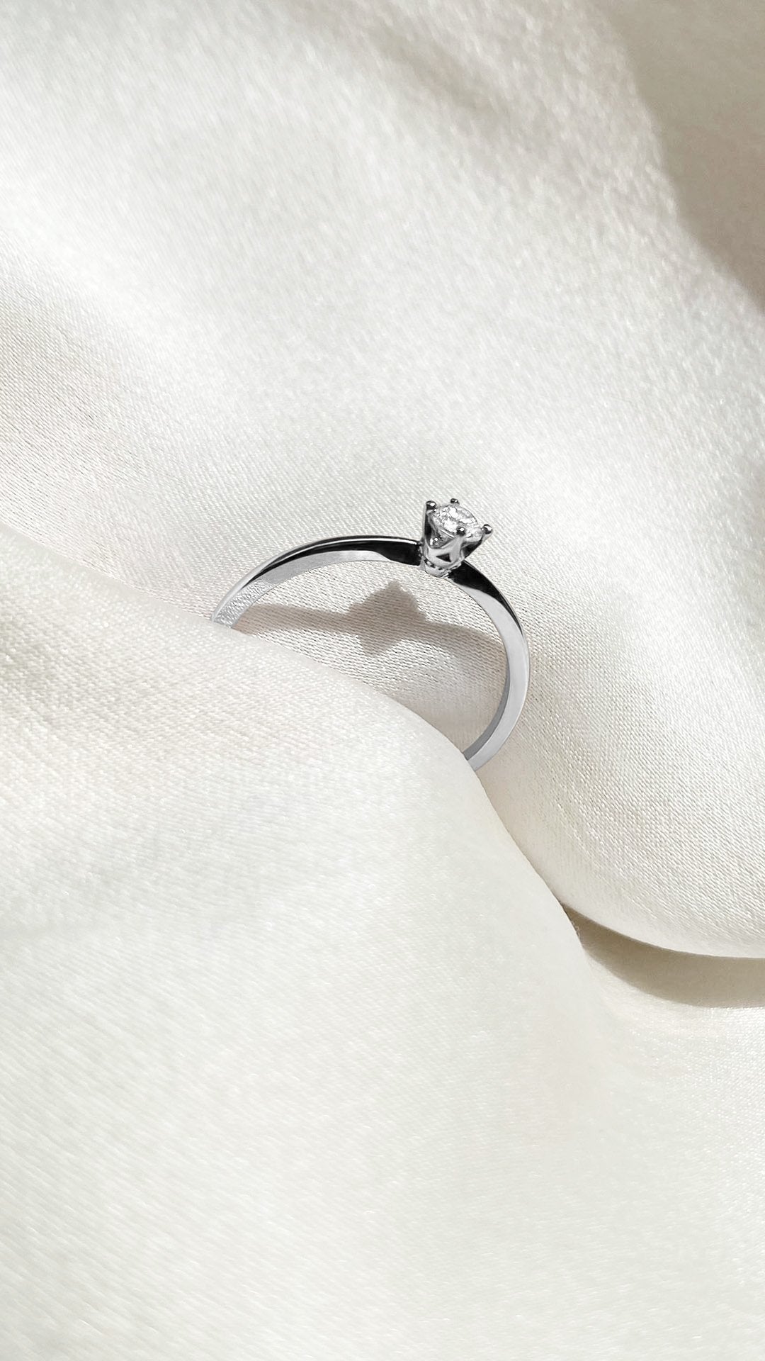 Alora Ring 9K White Gold