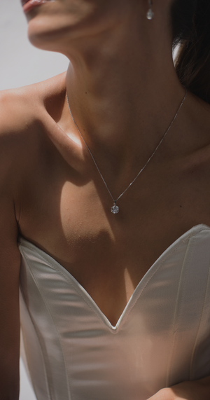 Hazel Necklace White Gold