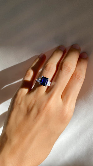 Isla Sapphire Ring Silver