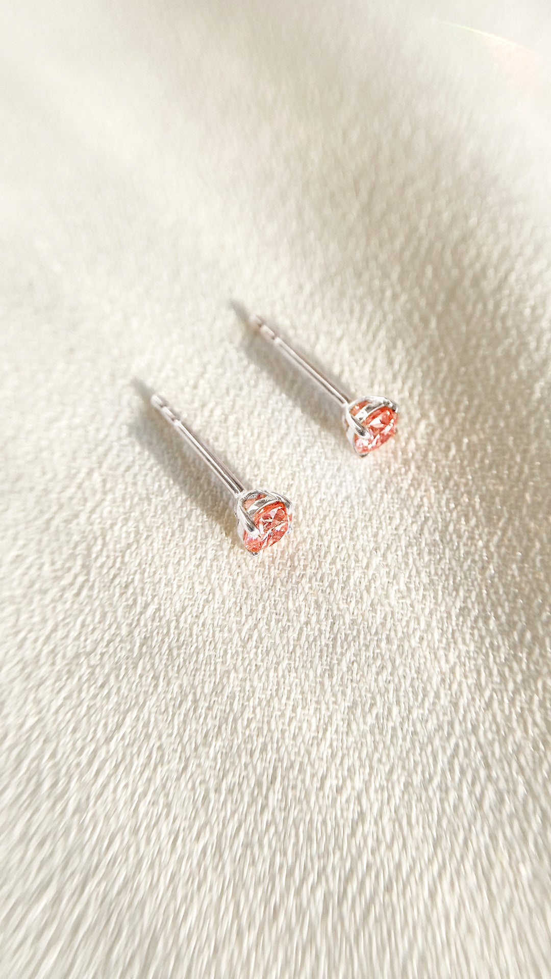 Taffy Studs 0.63ct 18K White Gold